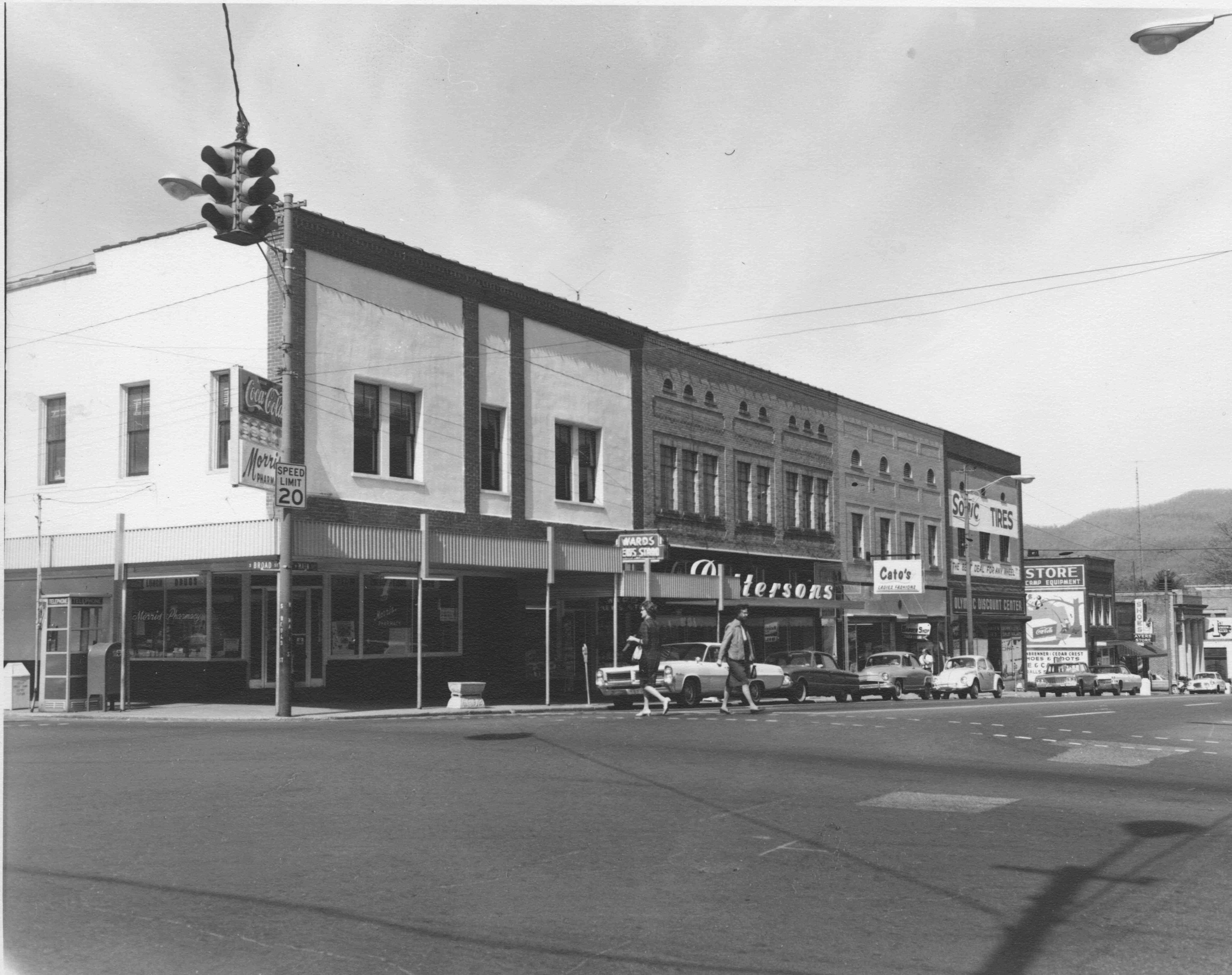 D1_071_West_Main _Broad___Morris_Pharmacy_1968.jpg